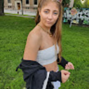 Meet your Posher, Lara's